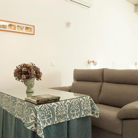 Apartamentos Rg Hospital Valme Севілья Екстер'єр фото