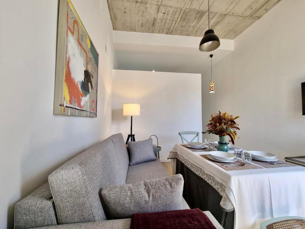 Apartamentos Rg Hospital Valme Севілья Екстер'єр фото