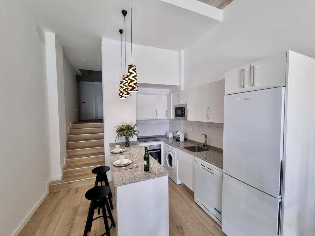 Apartamentos Rg Hospital Valme Севілья Екстер'єр фото