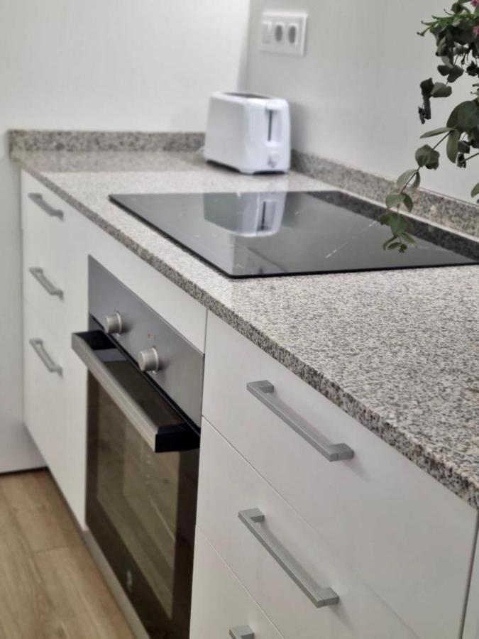 Apartamentos Rg Hospital Valme Севілья Екстер'єр фото