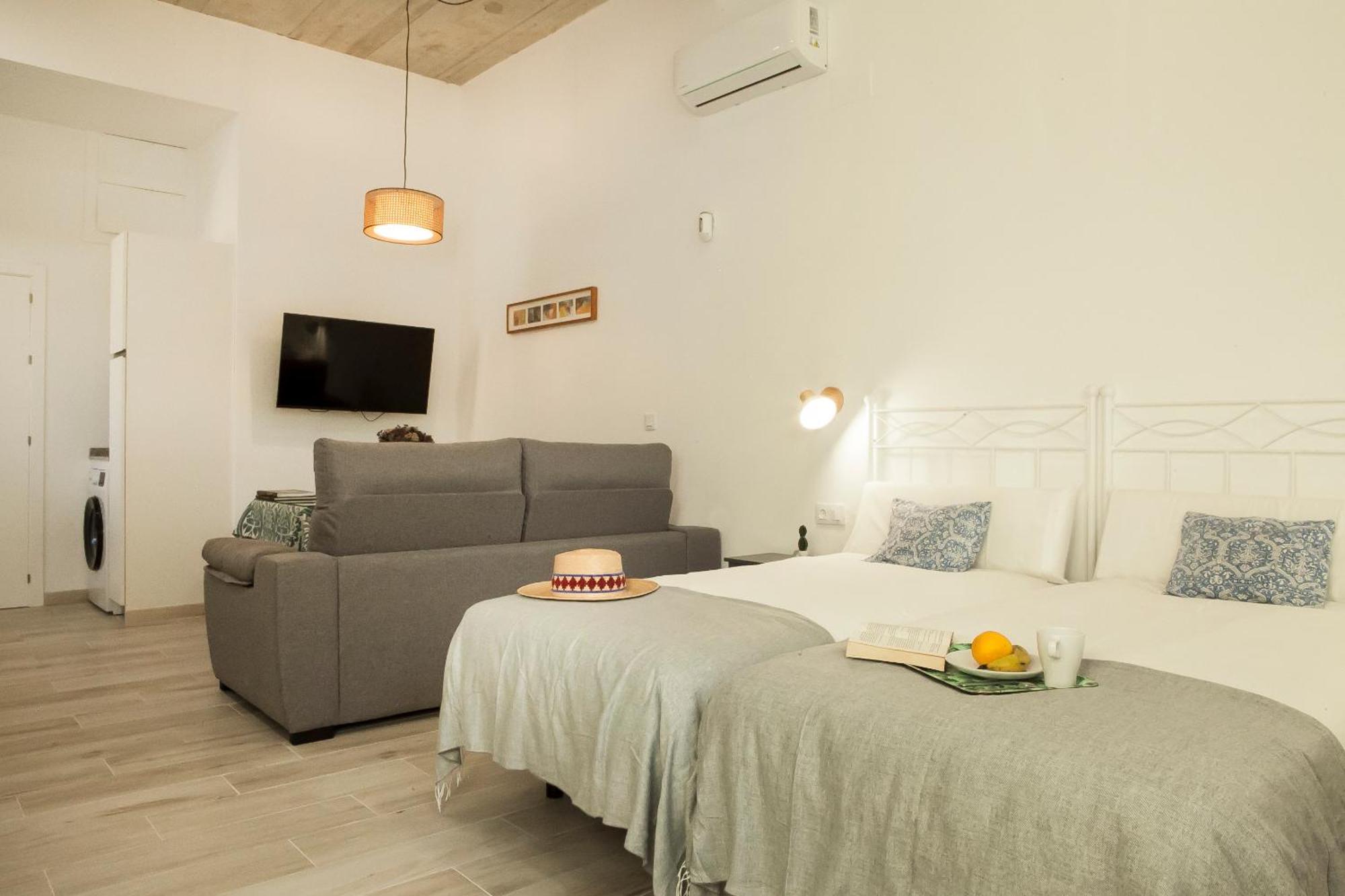 Apartamentos Rg Hospital Valme Севілья Екстер'єр фото