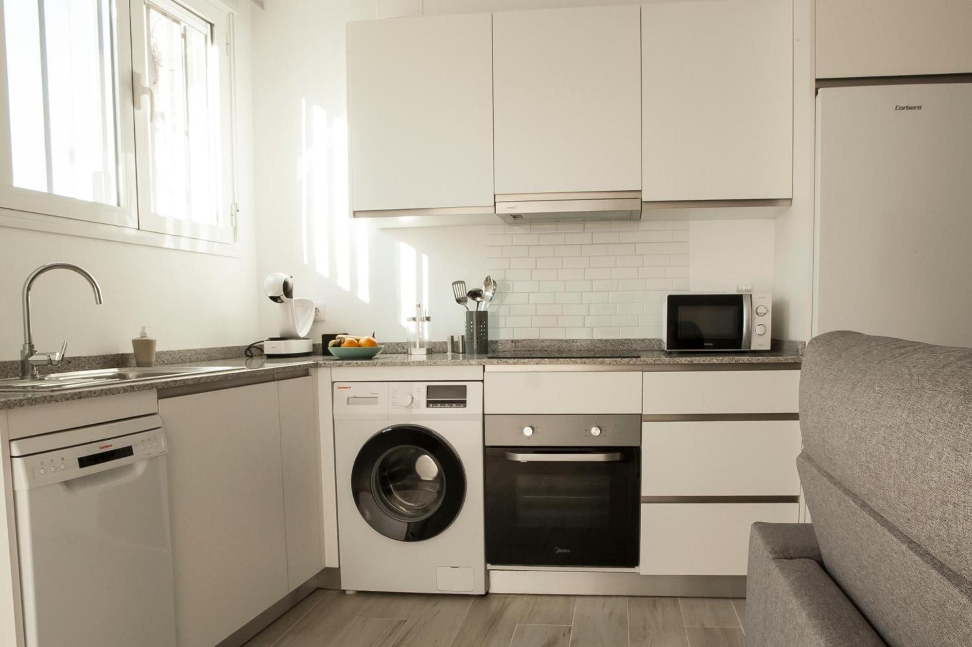 Apartamentos Rg Hospital Valme Севілья Екстер'єр фото