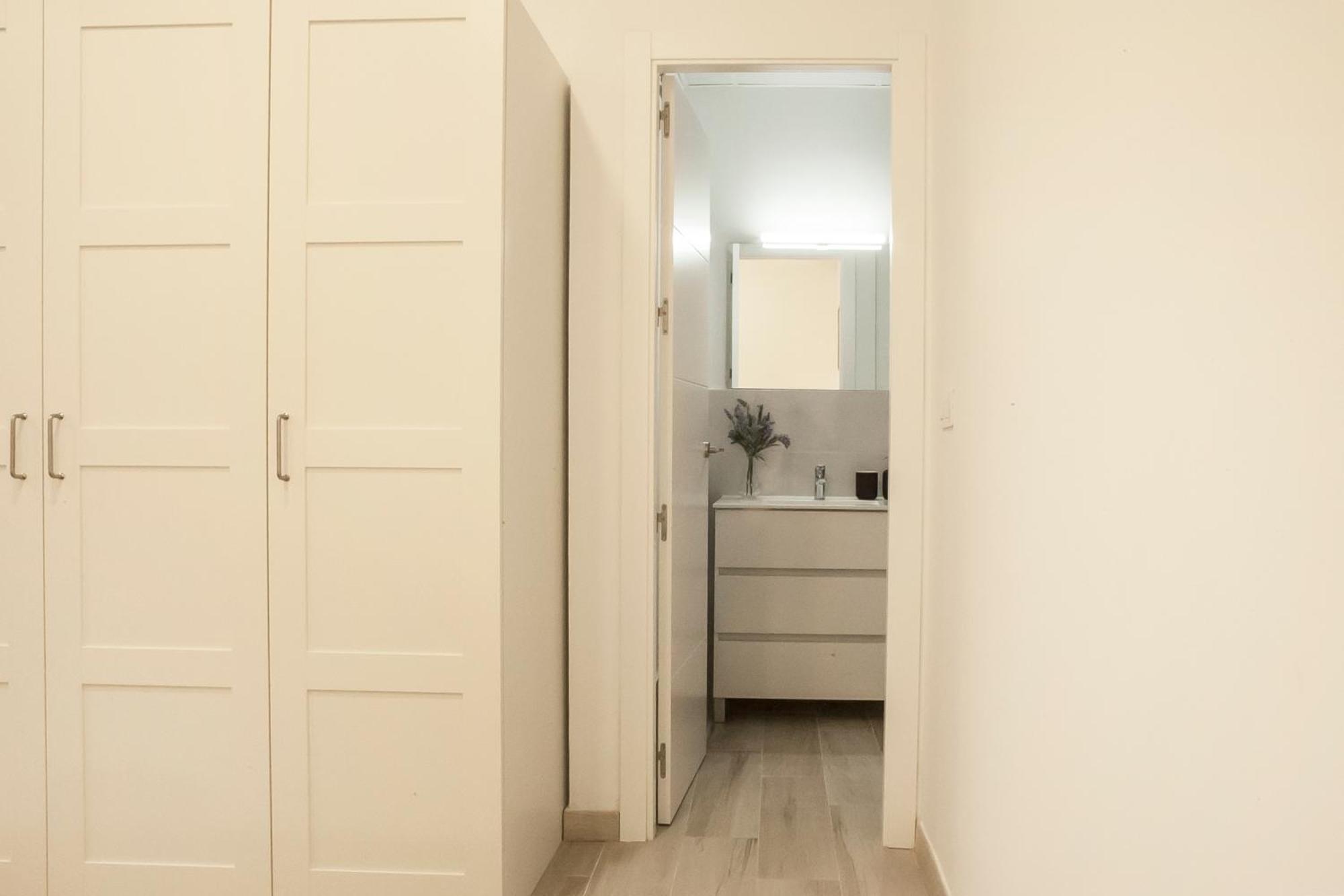 Apartamentos Rg Hospital Valme Севілья Екстер'єр фото