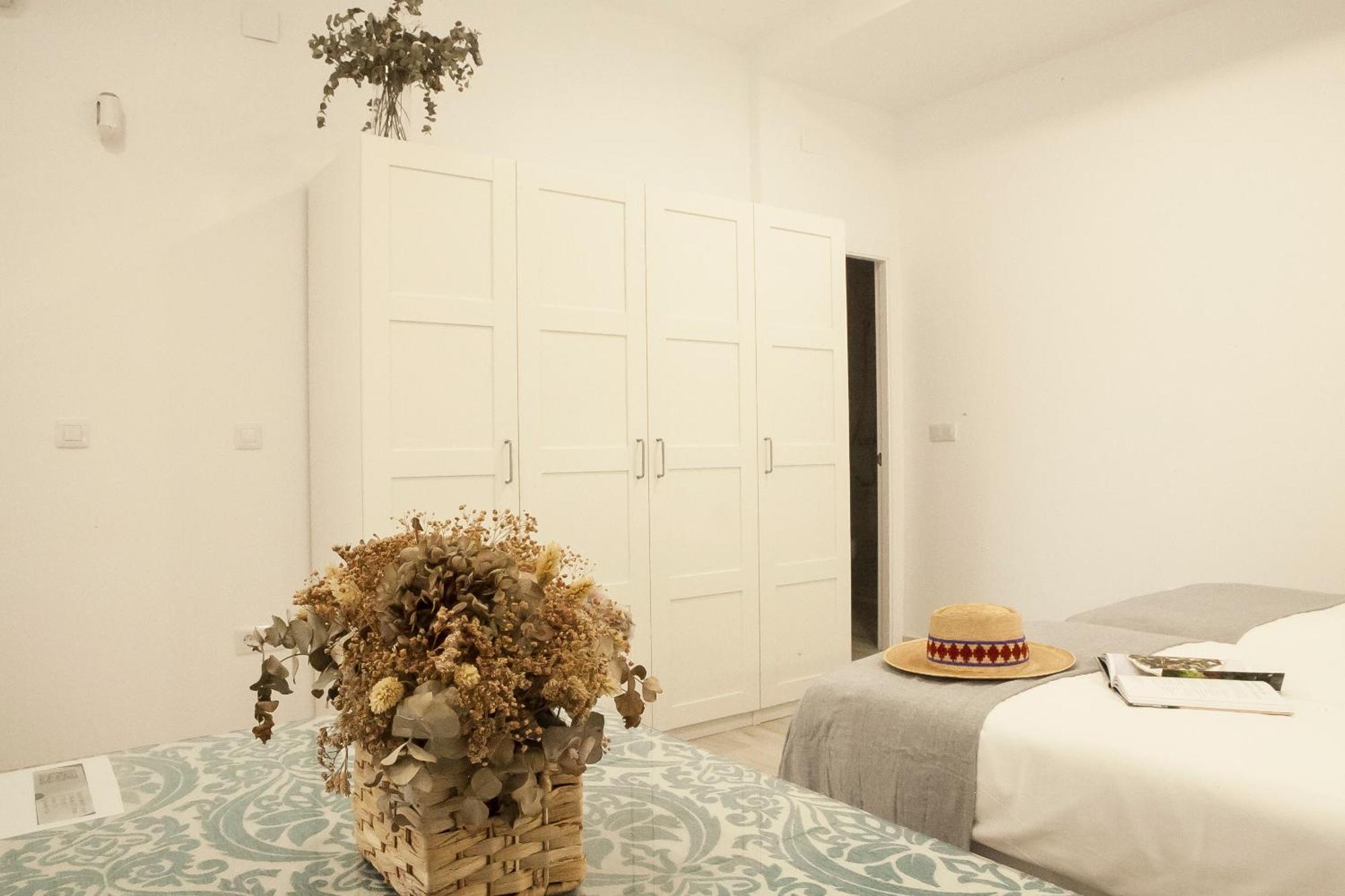 Apartamentos Rg Hospital Valme Севілья Екстер'єр фото