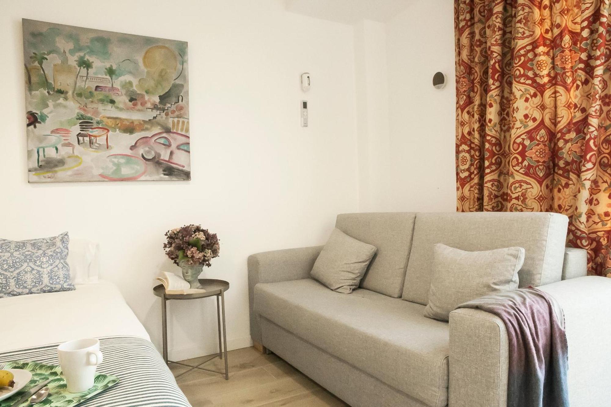 Apartamentos Rg Hospital Valme Севілья Екстер'єр фото